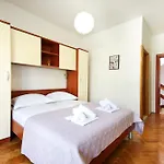 Apartments Vranjes