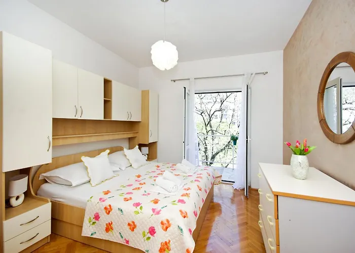 Apartments Vranjes